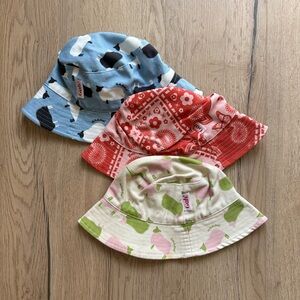 Lisa Says Gah Britt Bucket Hats, 3 ❤️🤍🩵